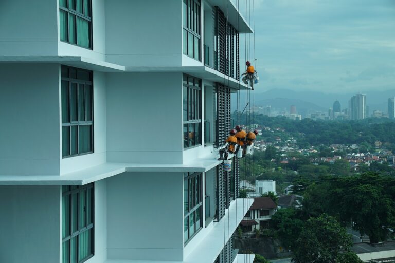 building maintenance, job in the air, safety first-3926053.jpg